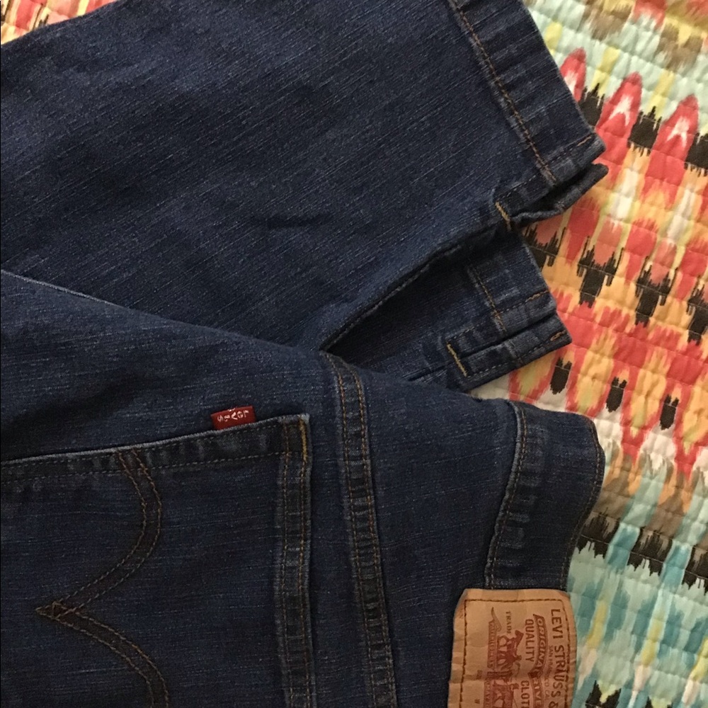Levi’s Classic Slim Capris Cropped Jeans